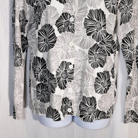 White Stag Size XL Grey/black/white floral pattern scoop neck button down cardig - Picture 3 of 11